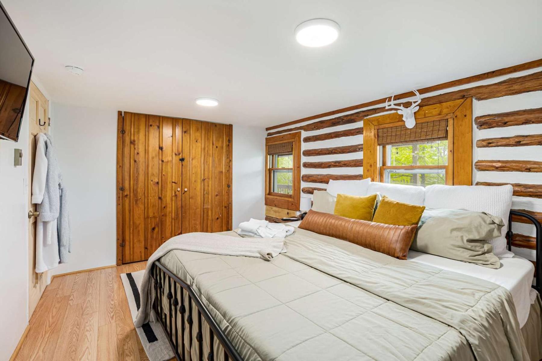 Modernized Log Cabin W Hot Tub Fire Pit & Views 伯克利斯普林斯 外观 照片