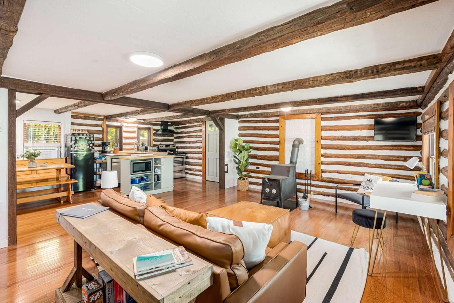 Modernized Log Cabin W Hot Tub Fire Pit & Views 伯克利斯普林斯 外观 照片