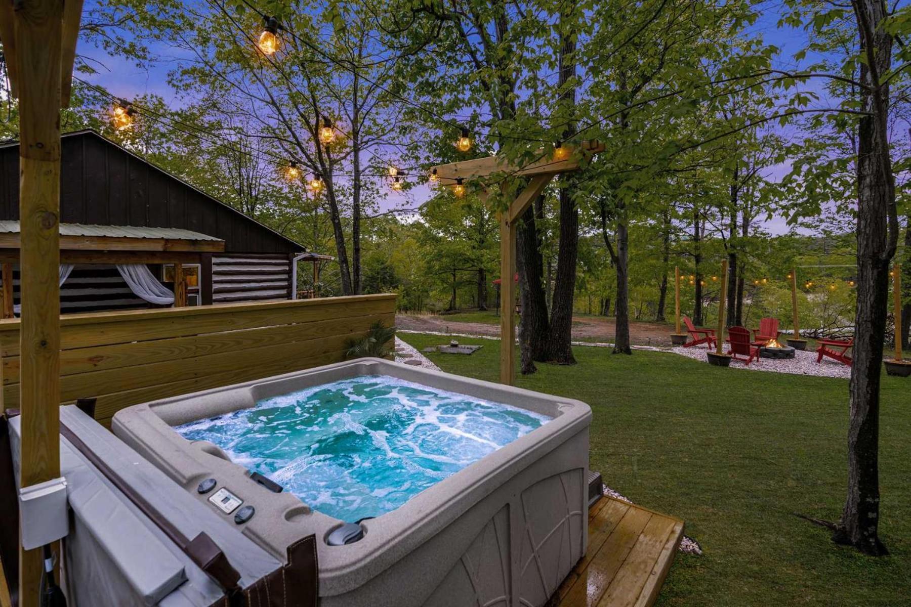 Modernized Log Cabin W Hot Tub Fire Pit & Views 伯克利斯普林斯 外观 照片